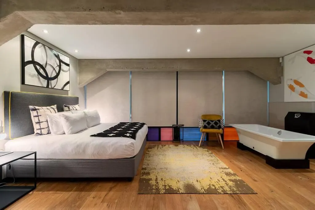 Playful Manhattan Style Loft In Downtown ケープタウン